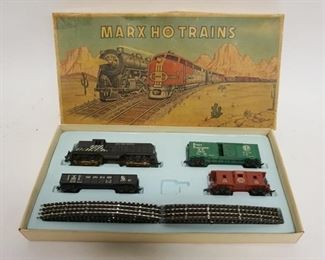 1068	MARX HO GAUGE TRAIN SET IN BOX
