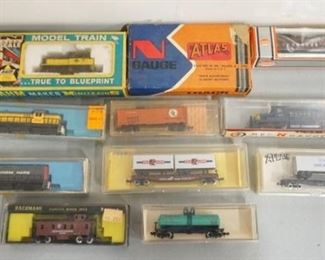 1316	LOT OF MODEL TRAINS. TRAIN CARS/ACCESSORIES INCLUDES, AHM, ATLAS, BACHMANN, MRC, LIFE-LIKE, AND MODEL POWER
