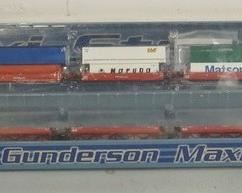 1322	GUNDERSON MAXI STACK III N SCALE MODEL TRAIN CARS, ONE BOX IS MISING CARS 

