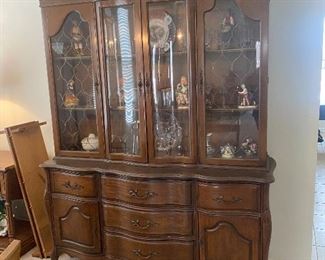 
China cabinet top can be removed to be used for a Buffay