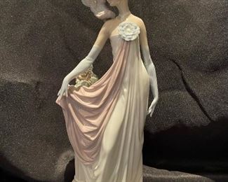 LLADRO "Dama Charleston" Figurine with Original Box