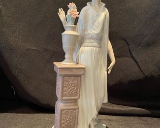 LLADRO "Dama Gran Casino" Figurine with Original Box