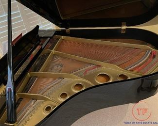 Yamaha G3 6’1″ Grand Piano in High Polished Ebony