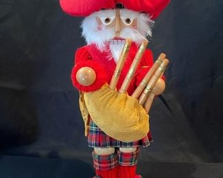 STEINBACH The Christmas Legends Nutcracker - Duncan The Scottish Santa