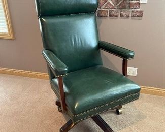 HICKORY LEATHER Executive Leather Chair