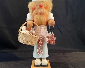 CHRISTIAN ULBRICHT Baker Nutcracker