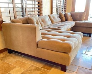 Robb & Stucky Contemporary McCreary Modern Sectional Sofa Couch Tufted Fabric 33x139x63in HxWxD