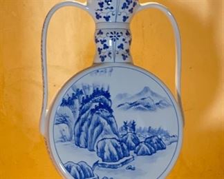 Chinese Blue & White Porcelain Moon Flask Double Handle Vase 16in Taiwan ROC	16x9.5x3in	HxWxD
