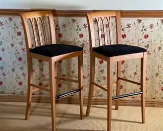 2pc Natural Wood BROS/S Counter Height Chairs PAIR	44x18x17in Seat: 31.5in	HxWxD
