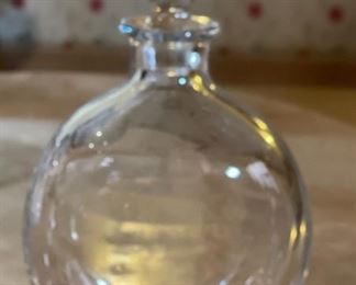 Kosta Body Crystal Clear Glass Decanter	10.5x7.3.5in	HxWxD
