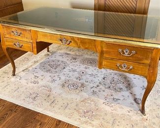 Antique Leather Top Brass Trim Writing Desk	30.5x71x36in	HxWxD
