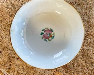Vintage Chinese Porcelain Bowl 1.75 x 5.25in diameter