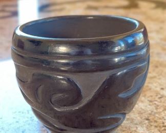 Santa Clara Ramona Sisneros Blackware Pottery Native American	4in H x 4.5in diameter	
