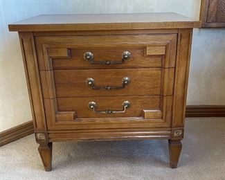 1pc Thomasville 3 drawer Dresser 22 x 26 x 17in HxWxD