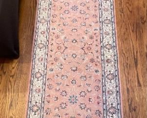 Hand Knotted Wool Pink Asian Runner Rug	125x32in	
