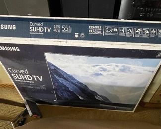 Samsung 55in 4k Curved Smart SUHD TV UN55KS9500F IN BOX 9 Series	28x48x2in	HxWxD
