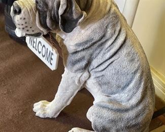 Full Size Bernard Resin Welcome Dog Statue	24 x 18 x 20in	HxWxD
