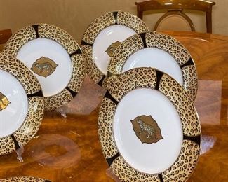 6pc Lynn Chase Amazonian Jaguar 1994 plates 24k Gold Medallion Charger 12 inch	12 inch diameter	
