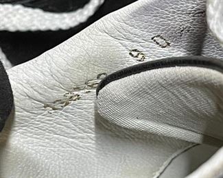 Gucci monogram lace up sneakers Size 9
