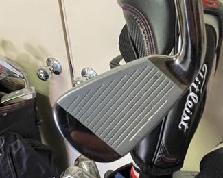 Taylormade Burner 4I-AW Irons & Titleist 8 irons + ray cook putter 3 titleist drivers Total of 8 irons one putter three drivers one golf bag