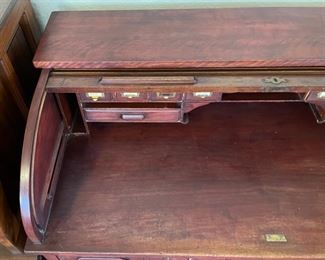 Vintage Roll Top Cherry Desk	43x60x32in	HxWxD
