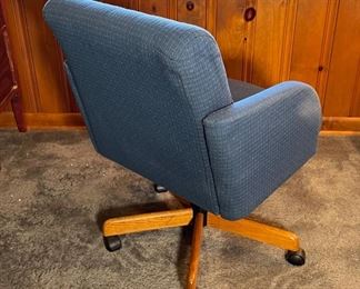 1980s vintage Office Chair #1	34 x 24 x 27in	HxWxD
