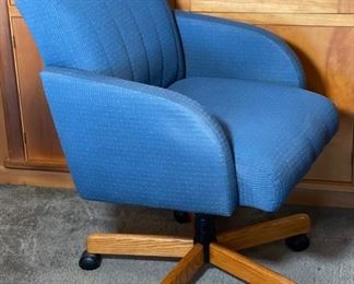 1980s vintage Office Chair #2	34 x 24 x 27in	HxWxD
