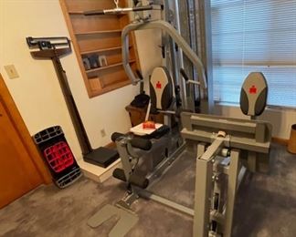 Ironman 600g Home Gym Workout Center	83 x 65 x 66in	HxWxD
