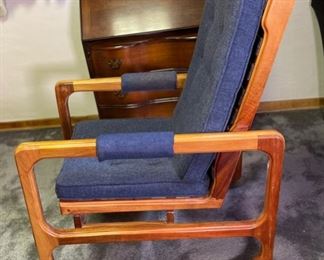 Vintage Custom Hardwood Rocking Chair with Ottoman	41 x 25 x 33in	HxWxD
