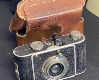 Vintage German Foth Derby Compact 127 Camera		