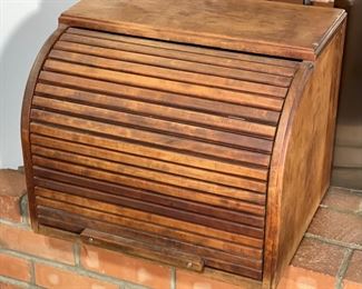 Custom Made Wood Roll Top Bread Box #2	14.5 x 18 x 15in	HxWxD
