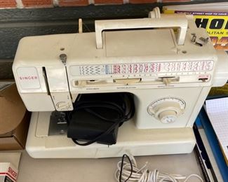 Singer 5050C Sewing Machine		
