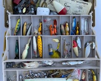 Fishing box/kit filled with old rare lures		

