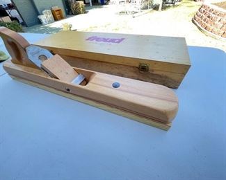 freud professional jointer wood block plane jp 001	Plain Length 24 inches long 3 inches wide 7.5 inches tall	