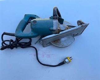 Makita 5077B 7-1/4 In Hypoid Saw Circular Saw	11 and three-quarter inch plate 7/4 inch blade	
