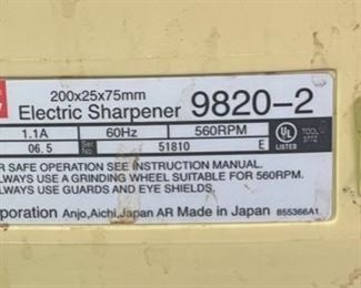 Makita 9820-2 1.1 amp Horizontal Wheel Wet Blade Sharpener	10 x 14 x 14in	HxWxD
