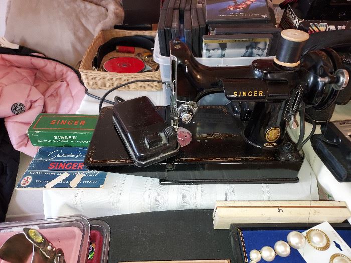 Singer Featherweight Sewing Machine W/Booklet & Attachments, No Case