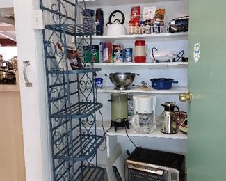Cookware, Bakers Rack