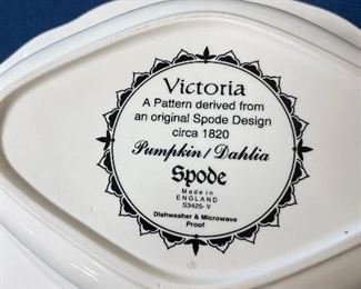 Spode England Victoria Pumpkin / Dahlia S3425-R Diamond Oval Vegetable Bowl