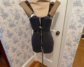 Rare Hearthside Antique Mannequin Dress Form - Adjustable 14 Sections. 