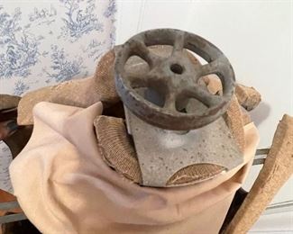 Rare Hearthside Antique Mannequin Dress Form - Adjustable 14 Sections. 