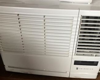 Like new Friedrich AC