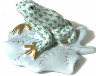 HEREND HUNGARY Green Fishnet Frog Figural

