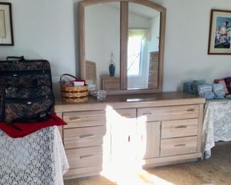 Dresser w/Mirror