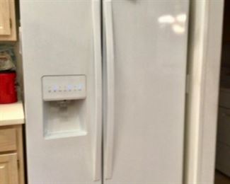 Whirlpool Side by Side Refrigerator in Great Condition Price is $460.00