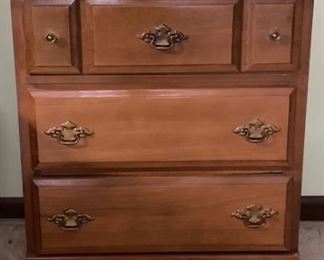 Small 3-drawer chest