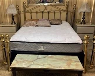 Queen-size brass headboard, footboard and frame - Serta mattress set