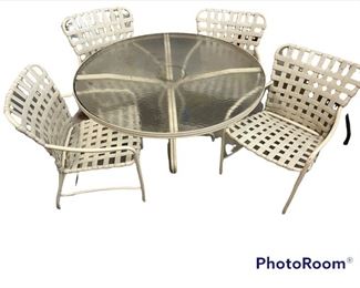 patio table & chairs
