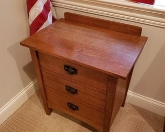 Stickley oak nightstand