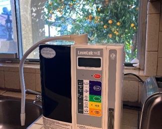Levelux (Kangen Water Machine) Aqua Ionizer